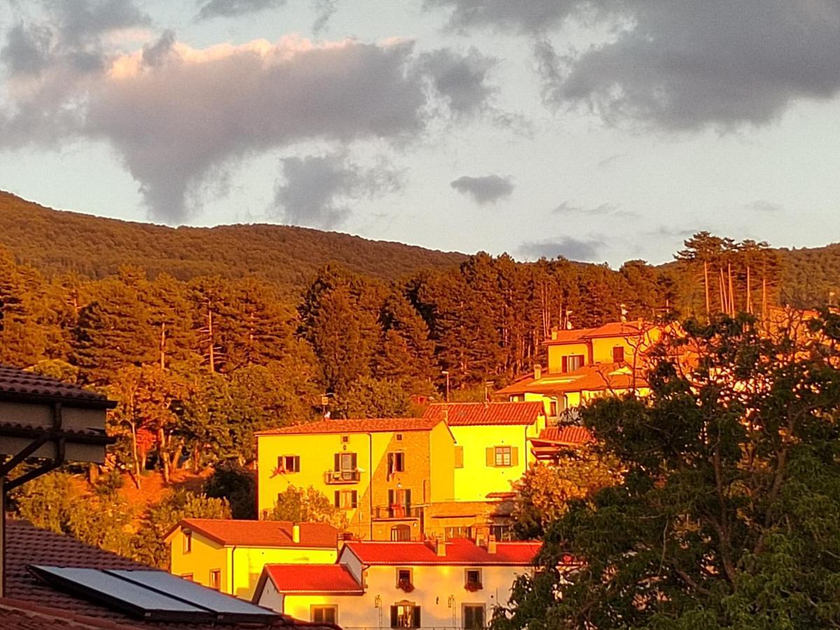 Le Stanze Della Terrazza Sul Borgo Hotel Castel del Piano  Exterior foto